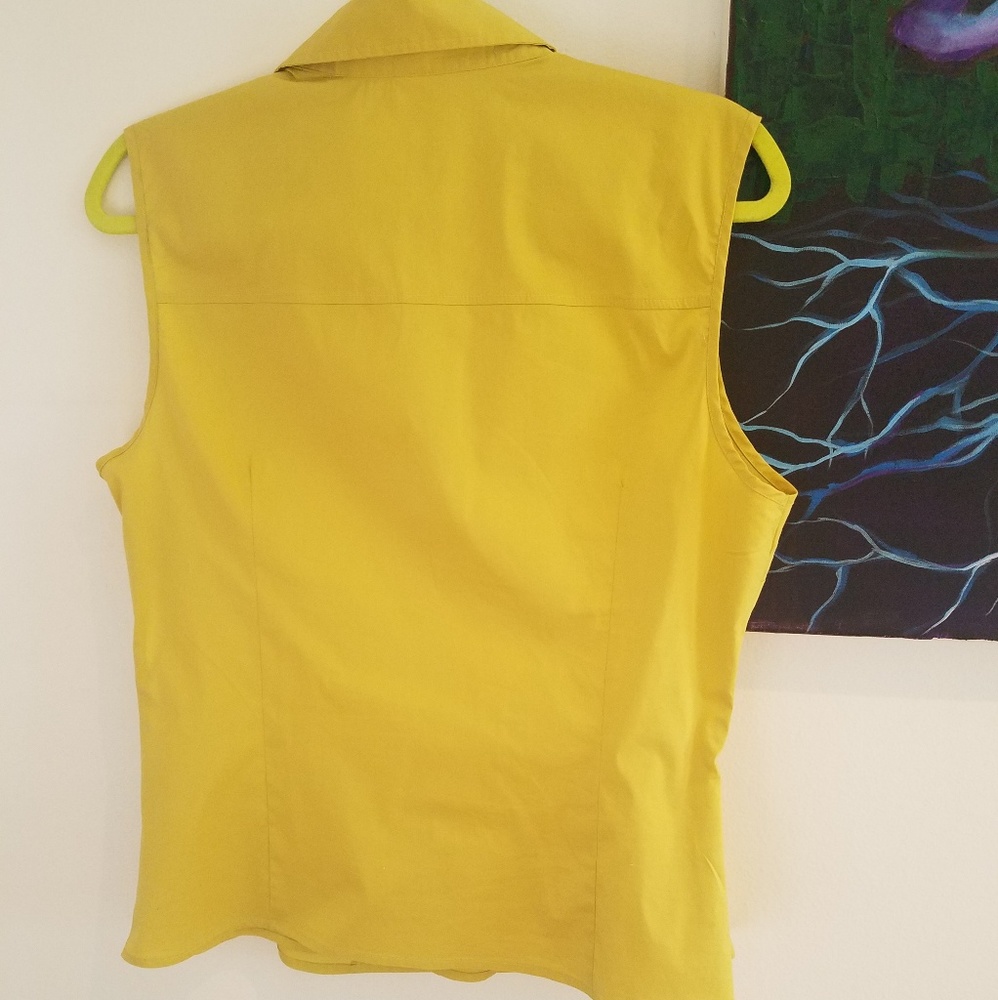 Ladies top - Picture 2 of 3